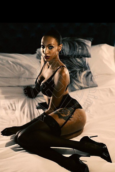 Foto Annuncio Transescort Napoli Naomi Closed